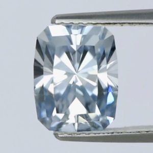 Celestine faceted gemstone Madagascar - 5,39 ct