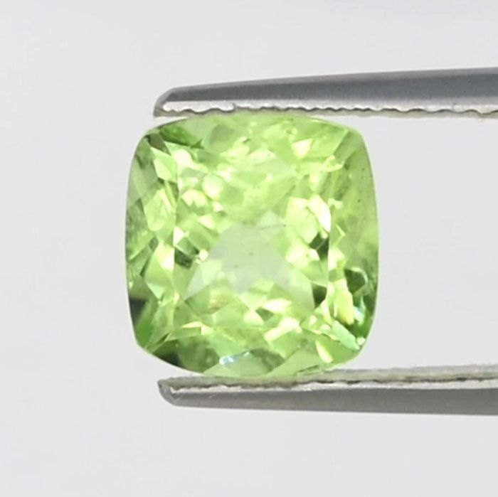 Peridot - 2,81 ct