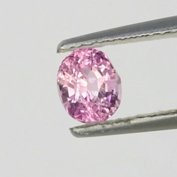 Sapphire, unheated, pink - 0,81 ct