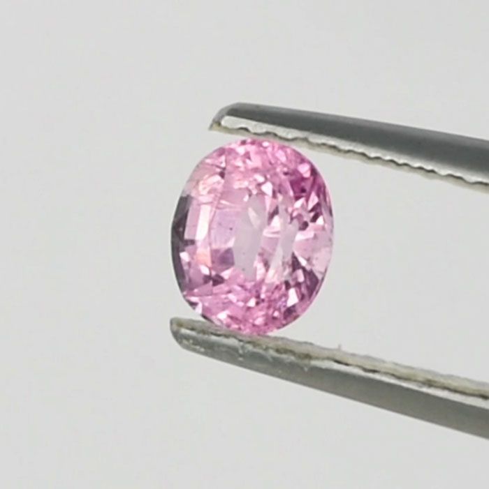Sapphire, unheated, pink - 0,81 ct