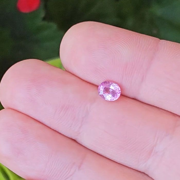 Sapphire, unheated, pink - 0,81 ct