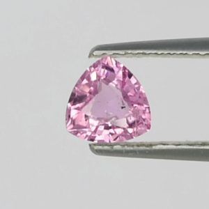 Sapphire, unheated, pink - 0,88 ct
