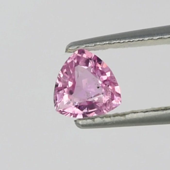 Sapphire, unheated, pink - 0,88 ct