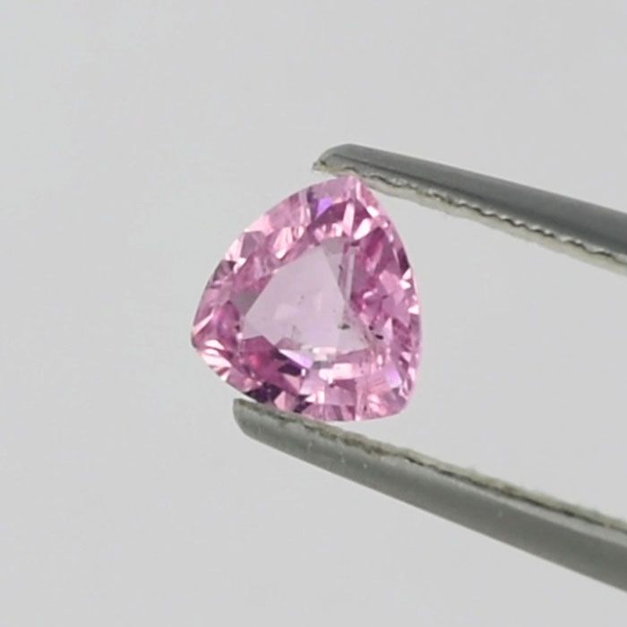 Sapphire, unheated, pink - 0,88 ct