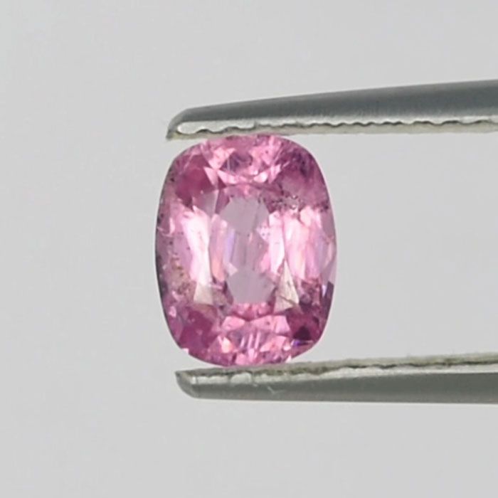 Sapphire, unheated, pink - 1,11 ct