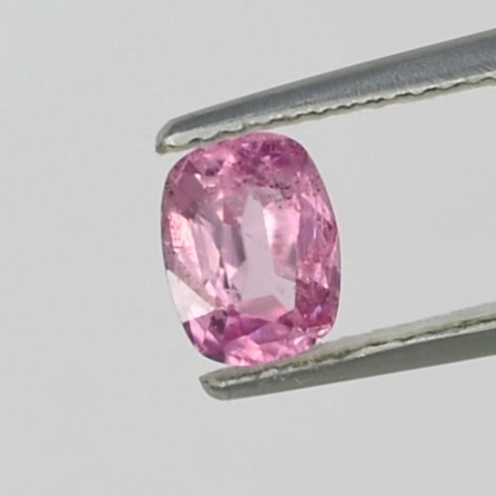 Sapphire, unheated, pink - 1,11 ct