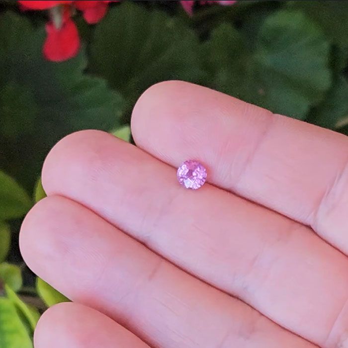 Sapphire, unheated, pink - 1,17 ct