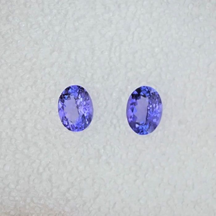 Tanzanite pair - 4,38 ct (total)